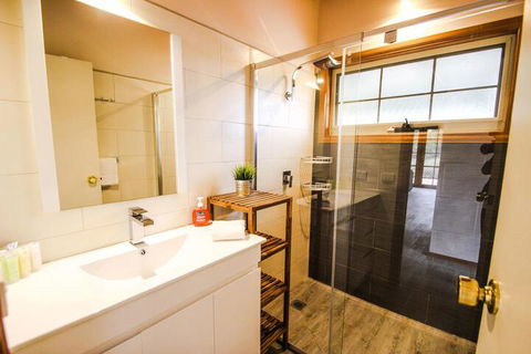 Halinka Lodge - Tourism Canberra 3