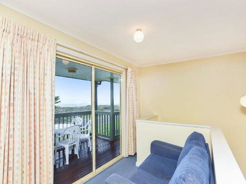 Tahren Beachfront Shack - Tourism Canberra 5
