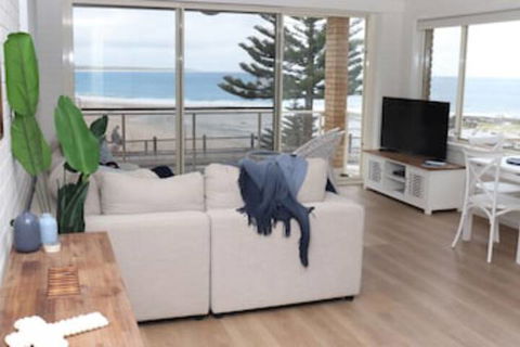 Waterviews On Marine Parade 3 / 32 - Tourism Canberra 0
