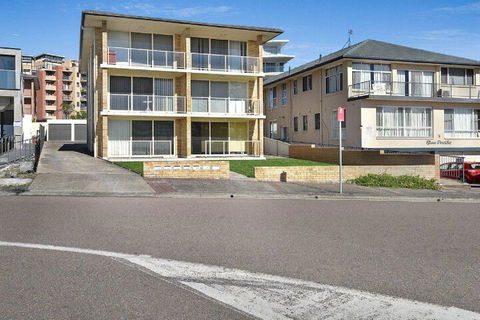 Waterviews On Marine Parade 3 / 32 - Tourism Canberra 1