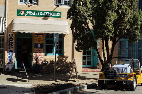 Pirates Backpackers - Hostel - Tourism Canberra 1