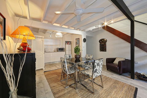 ZEN Beach Retreat - Tourism Canberra 4