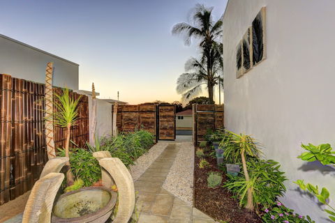ZEN Beach Retreat - Tourism Canberra 0