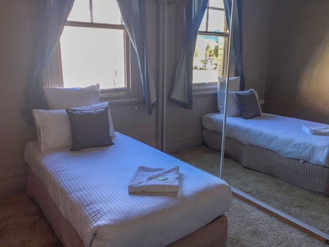 Commercial Hotel Motel Lithgow - Tourism Canberra 3