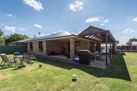 Barossa Family Holiday Home - Tourism Canberra 2
