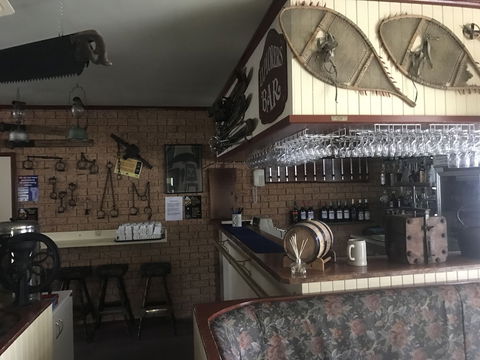 Snowy Mountains Coach And Motor Inn - Tourism Canberra 1