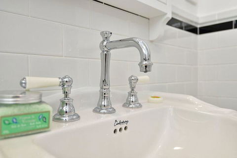 Margarets Hamptons Cottage - Tourism Canberra 3