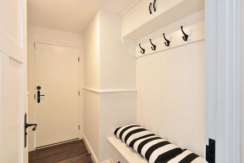 Margarets Hamptons Cottage - Tourism Canberra 1