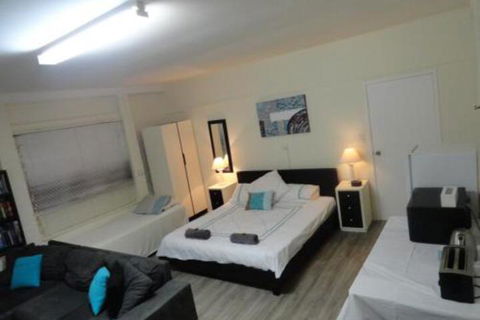 Cleveland B & B Private Studio Room - Tourism Canberra 0
