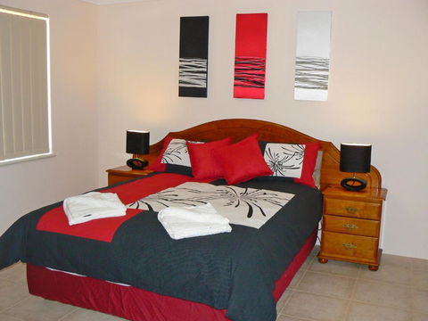 Geraldton Luxury Vacation Home With Free Netflix - Tourism Canberra 2