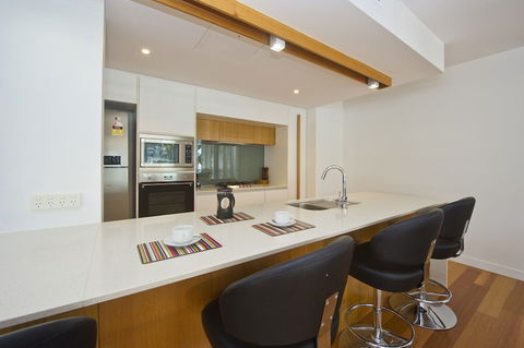 Maggies Beachfront Apt. 3 - Tourism Canberra 1