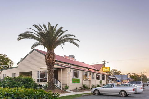 D'Aguilar Hotel Motel - Tourism Canberra 1