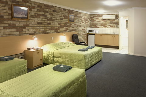 D'Aguilar Hotel Motel - Tourism Canberra 3