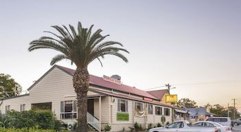 D'Aguilar Hotel Motel - Tourism Canberra 0