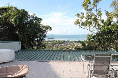 Yachtsmans Paradise Whitsundays - Tourism Canberra 1
