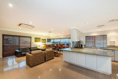 Perth Luxury Accommodation - Tourism Canberra 2