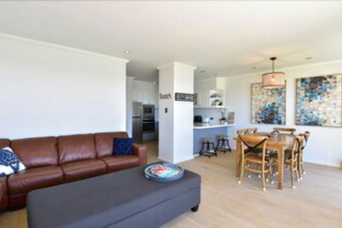 Regency Court Apartment - Tourism Canberra 2