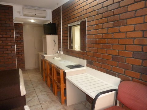 Pioneer Lodge Motel - Tourism Canberra 2