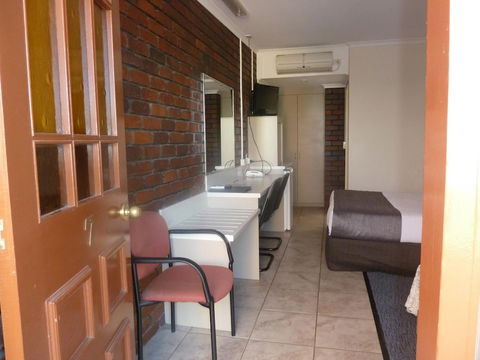 Pioneer Lodge Motel - Tourism Canberra 4