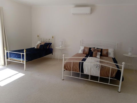 Hilltop Escape B&B - Tourism Canberra 4