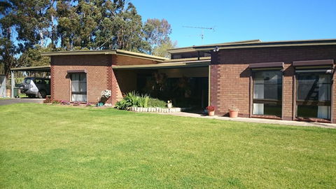 Hilltop Escape B&B - Tourism Canberra 0
