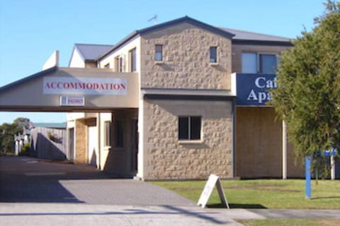 Inverloch Cabins - Tourism Canberra 0