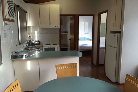 Inverloch Cabins - Tourism Canberra 5