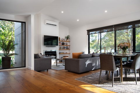 Casa Lagrima - Tourism Canberra 6