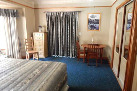 R On The Downs BnB & Spa Cottages - Tourism Canberra 3