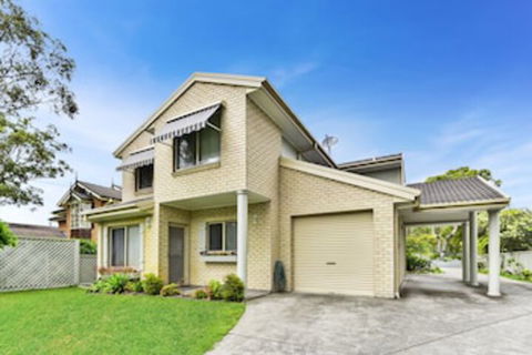 Annes Beach Getaway - Tourism Canberra 0