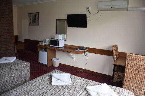 Valley Views Motel & Chalets - Tourism Canberra 4