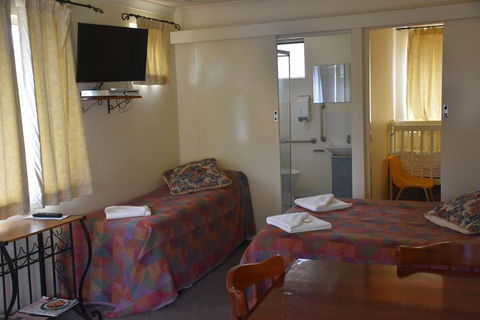 Valley Views Motel & Chalets - Tourism Canberra 1