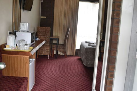 Valley Views Motel & Chalets - Tourism Canberra 6