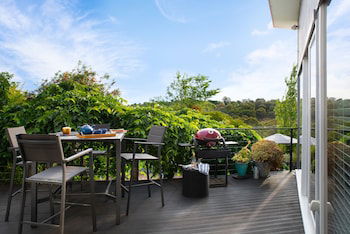 Gables Bend Spa Villa - Tourism Canberra 6