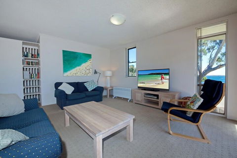 Columbia Unit 3 12 Columbia Close - Tourism Canberra 2
