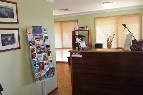 Bomaderry Motor Inn - Tourism Canberra 2