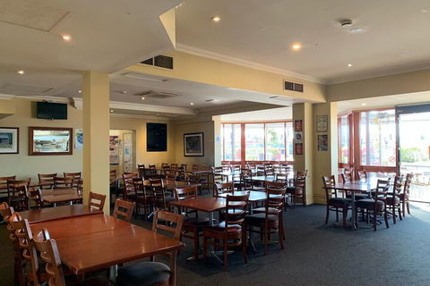 Northside Hotel Albury - Tourism Canberra 1