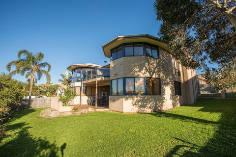 Tura Beach House On Pacific Way - Tourism Canberra 4
