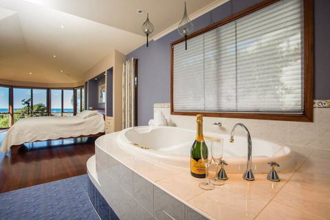 Tura Beach House On Pacific Way - Tourism Canberra 6