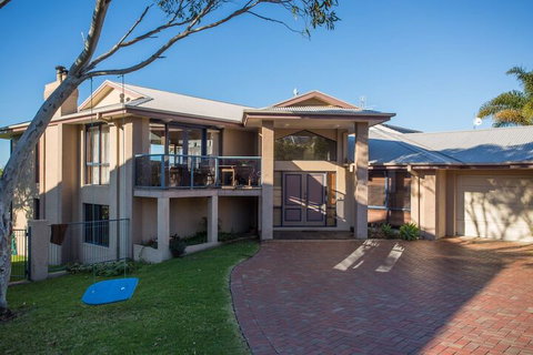 Tura Beach House On Pacific Way - Tourism Canberra 1