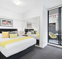 LIZZI Melbourne Studio Apartment - Tourism Canberra