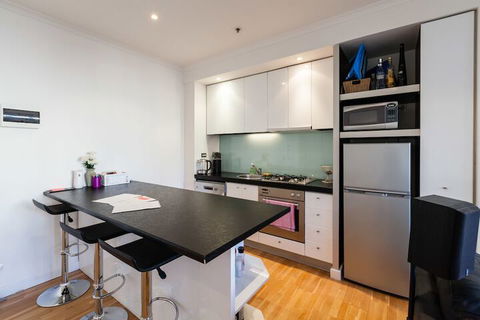 CLAUDE, 2BDR Melbourne Apartment - Tourism Canberra 3