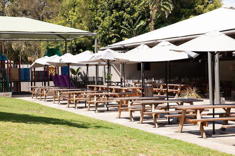 Bateau Bay Hotel - Tourism Canberra 2