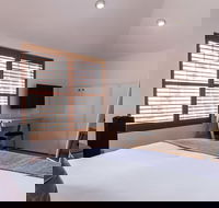 VERA 1BDR South Melbourne Apartment - Tourism Canberra