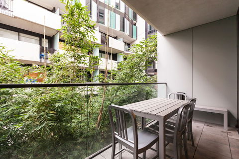 ZACH, 1BDR St.Kilda Apartment - Tourism Canberra 0