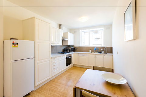 ROSIE, 2BDR St.Kilda Apartment - Tourism Canberra 1