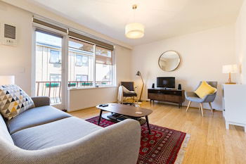 ROSIE, 2BDR St.Kilda Apartment - Tourism Canberra 0