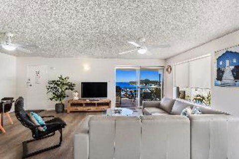 2 BEDROOM APARTMENT LAMAN LODGE UNIT 2 - Tourism Canberra 0