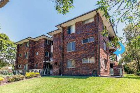 2 Bedroom Apartment Gretel Lodge Unit 4 - Tourism Canberra 0
