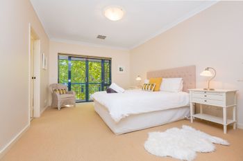Luxurious Perth Townhouse - Tourism Canberra 0